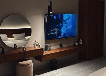 استديو بسرير ماستر وجلسة جانبية