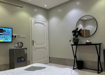 استديو بسرير ماستر 