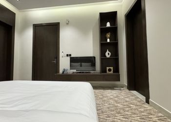 استديو بسرير ماستر 
