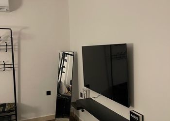 استديو بسرير ماستر وجلسة جانبية 