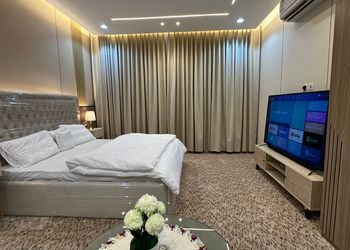 استديو بسرير ماستر وجلسة جانبية 