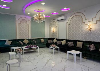 استراحة بمسطح اخضر وجلسة خارجية