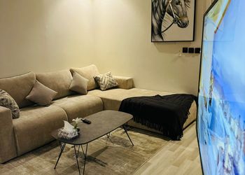 استديو بسرير ماستر وجلسة جانبية 