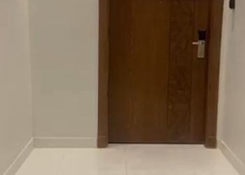 استديو بسرير ماستر وجلسة جانبية 