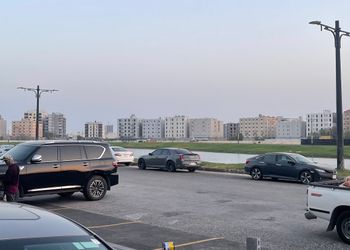 شقة بغرفة معيشة وغرفة نوم 