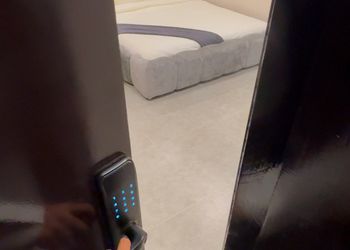 استديو هادئ بسرير ماستر 