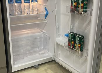 شقة بغرفتين نوم وصالة 