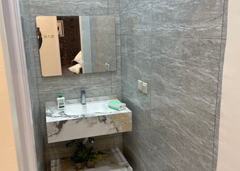شالية واسع بمجلس ومسبح خارجي