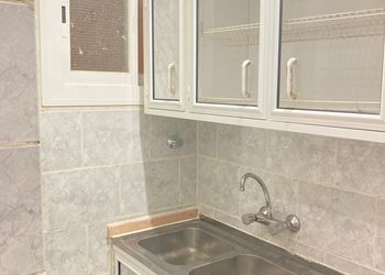 استديو بسرير ماستر وأثاث مريح 