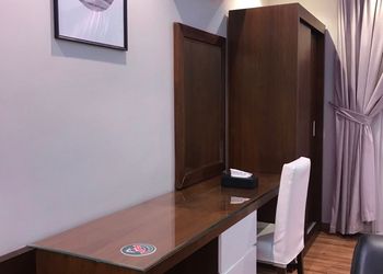 شاليه بصالة مطلة على المسبح 