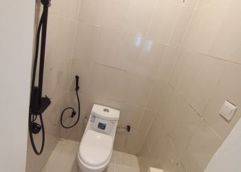 استديو بأثاث مريح وبسيط 
