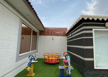شاليه بألعاب مائية ومسبح