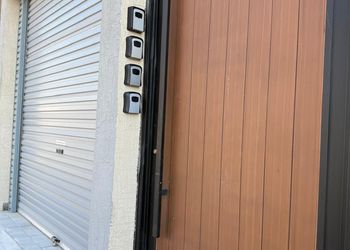 استديو بأثاث مريح وبسيط 