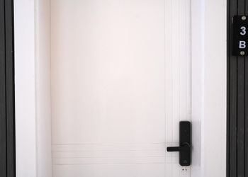استديو بسرير ماستر وجلسة جانبية 