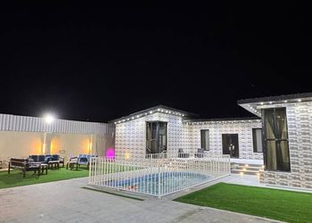 استراحة بمسطح اخضر ومجالس
