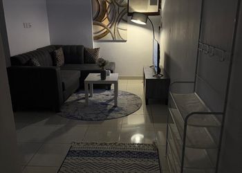 شقة بغرفة معيشة وغرفة نوم 