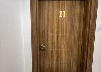 استديو بأثاث مريح وبسيط 