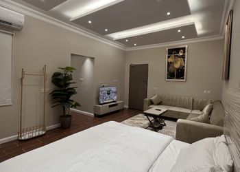 استديو بتصميم هادئ