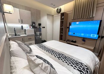 استديو بدخول ذاتي وخدمه انترنت