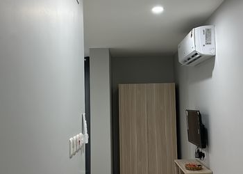 استديو باثاث مريح وبسيط 