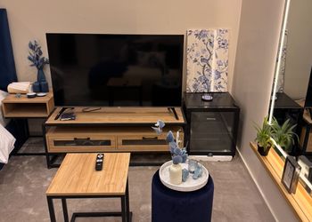 استديو بسرير ماستر وجلسة جانبية 