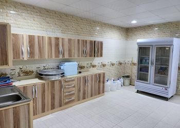استراحة بمسبح خارجي ومجالس 