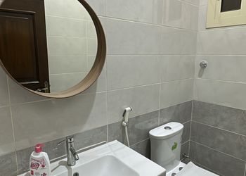 استديو بسرير ماستر وجلسة جانبية