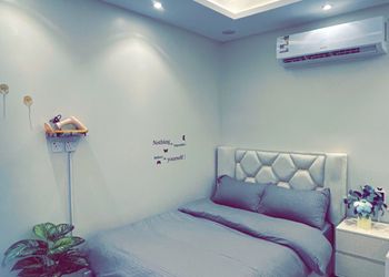 استديو بأثاث مريح وبسيط