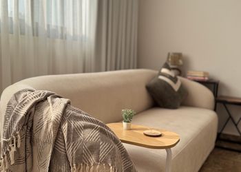 استديو بتصميم أنيق ودخول ذاتي