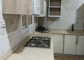 استراحة بمسطح اخضر ومجالس
