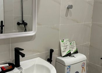 استديو بأثاث مريح وبسيط