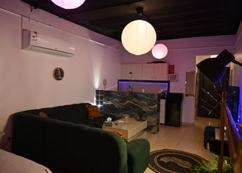 استديو بسرير ماستر وجلسة جانبية 