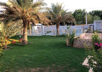 استراحة بمسبح وجلسة خارجية