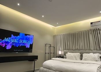 استديو بسرير ماستر  وجلسة جانبية بتصميم راقي