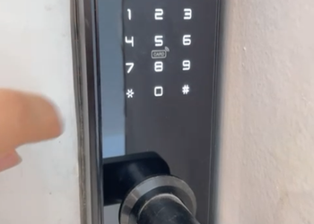 شقة بغرفة معيشة وغرفة نوم 
