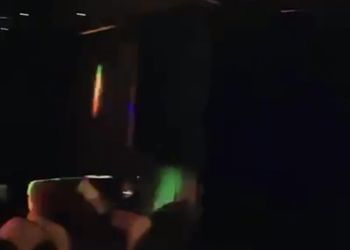شاليه ببروجكتر ومسبح خارجي