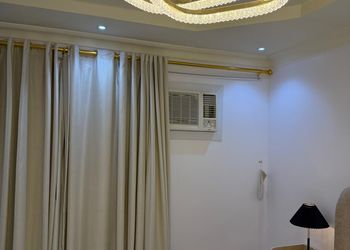 استديو بأثاث مريح وبسيط 
