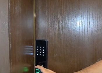 استديو بسرير ماستر وجلسة جانبية 