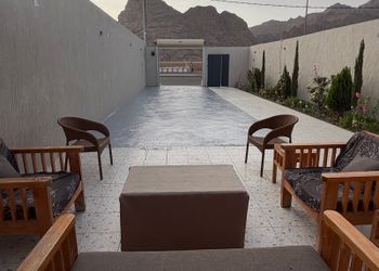 شاليه غرفتين نوم واطلاله خارجيه