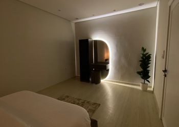 شقة بدخول ذاتي وغرفة نوم مريحة 