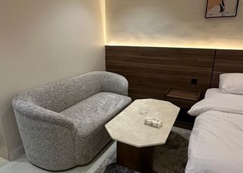استديو بسرير ماستر