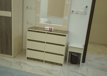 شقة بغرفتين نوم وأثاث مريح