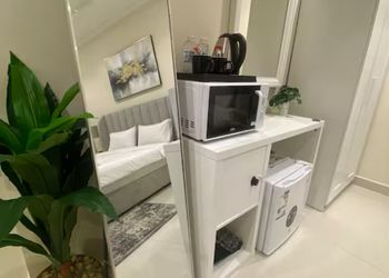 استديو بسرير ماستر وجلسة جانبية 