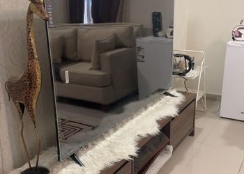 شقة بغرفة معيشة وغرفة نوم 