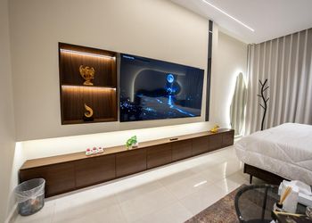 استديو بأثاث مريح وبسيط 