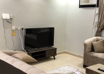 شقة بصالة وغرف نوم