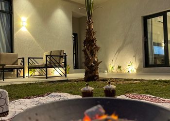 استراحة بجلسة خارجية وأجواء ممتعة