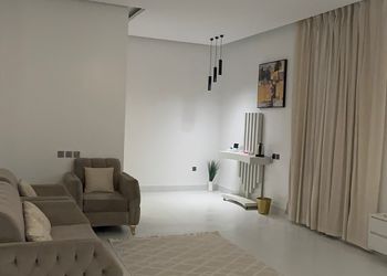 استديو بسرير ماستر