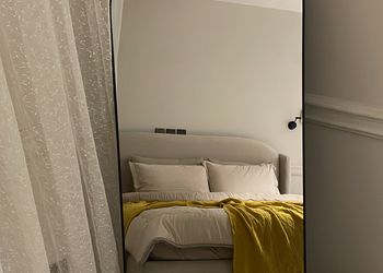 استديو بأثاث مريح وبسيط 