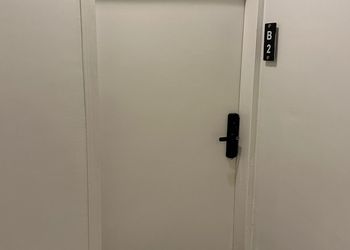 استديو هادئ بسرير ماستر 